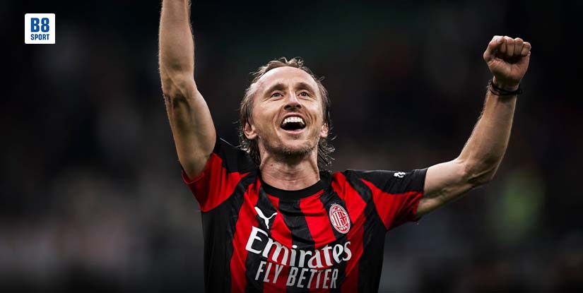 (English) Modric យល់ព្រមបន្តកិច្ចសន្យាជាមួយ AC Milan